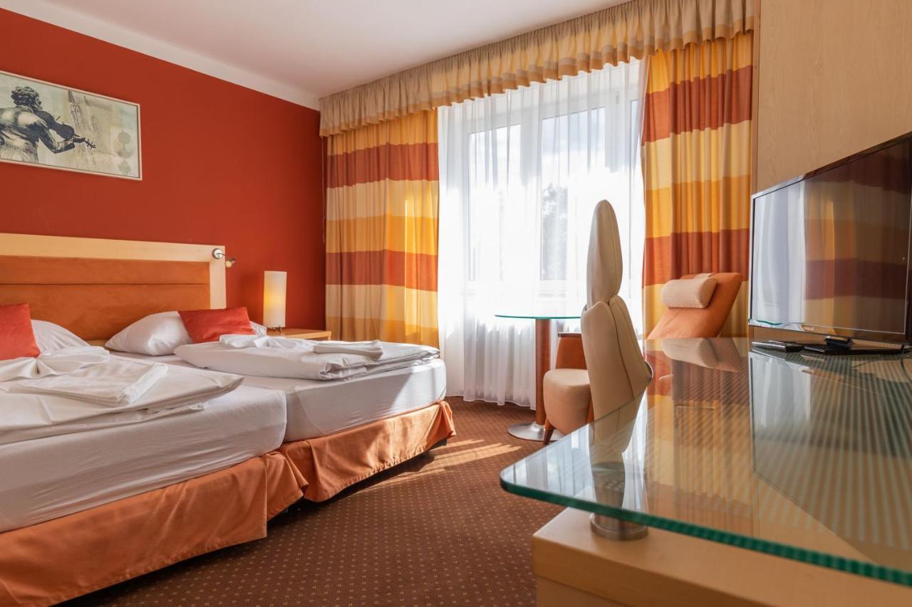 Active & Wellness Hotel Subterra Ostrov  Rum bild