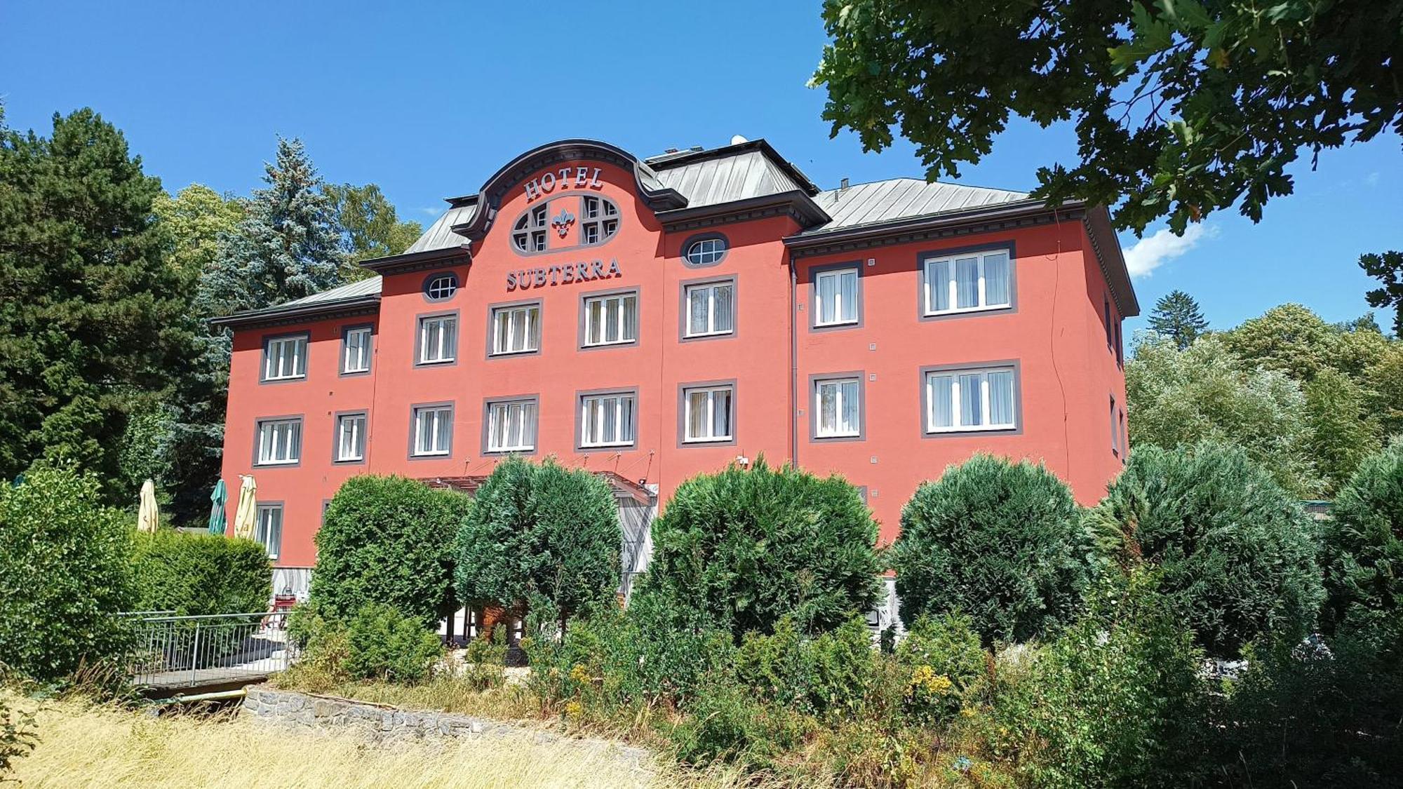 Active & Wellness Hotel Subterra Ostrov  Exteriör bild