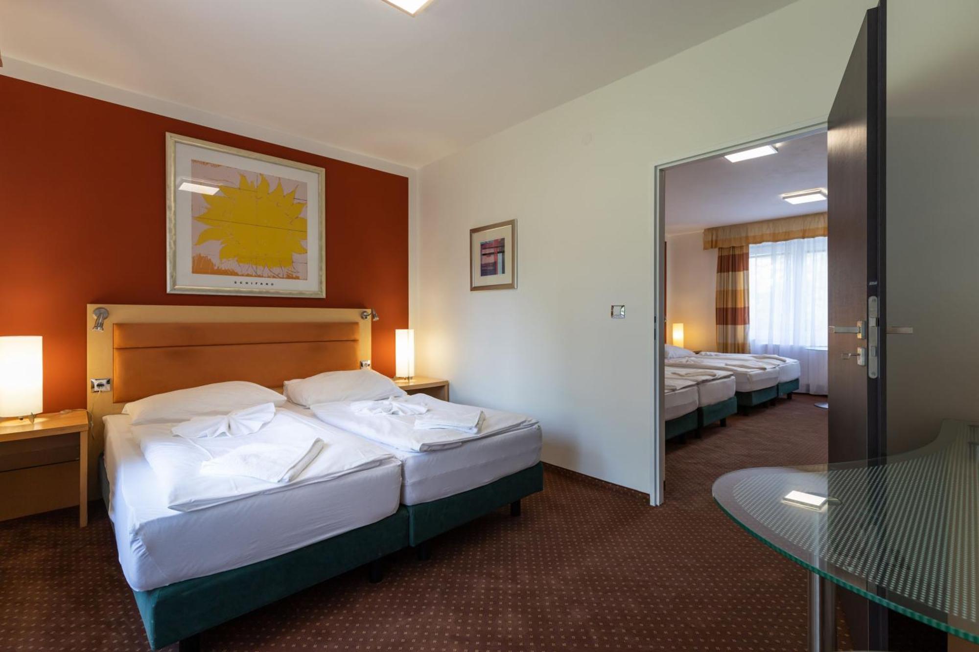 Active & Wellness Hotel Subterra Ostrov  Rum bild