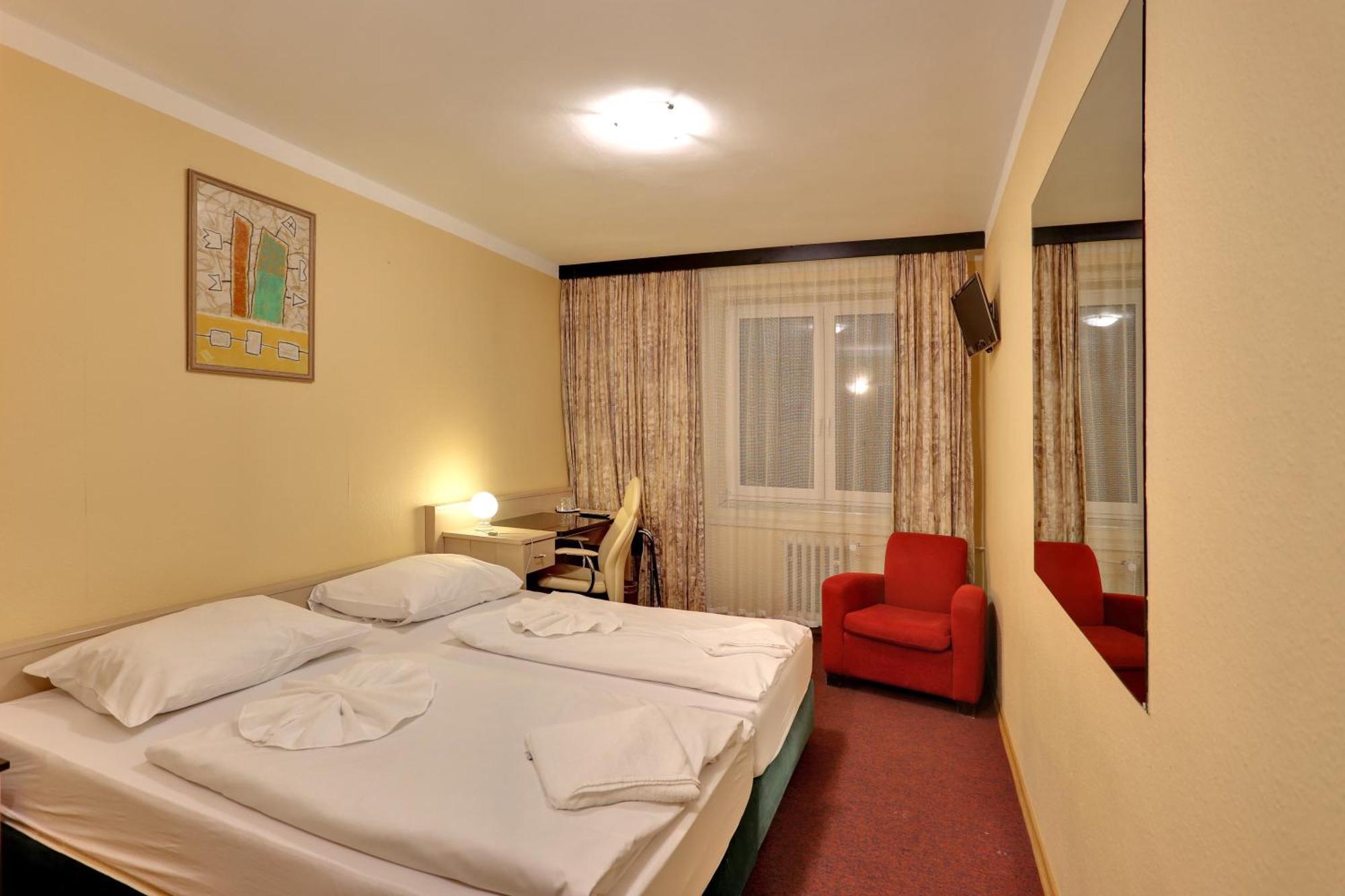 Active & Wellness Hotel Subterra Ostrov  Rum bild